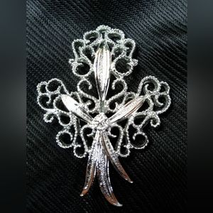 VINTAGE SIGNED Gerry's Filigree Floral Silver Tone Pin/BROOCH 2.5 inches